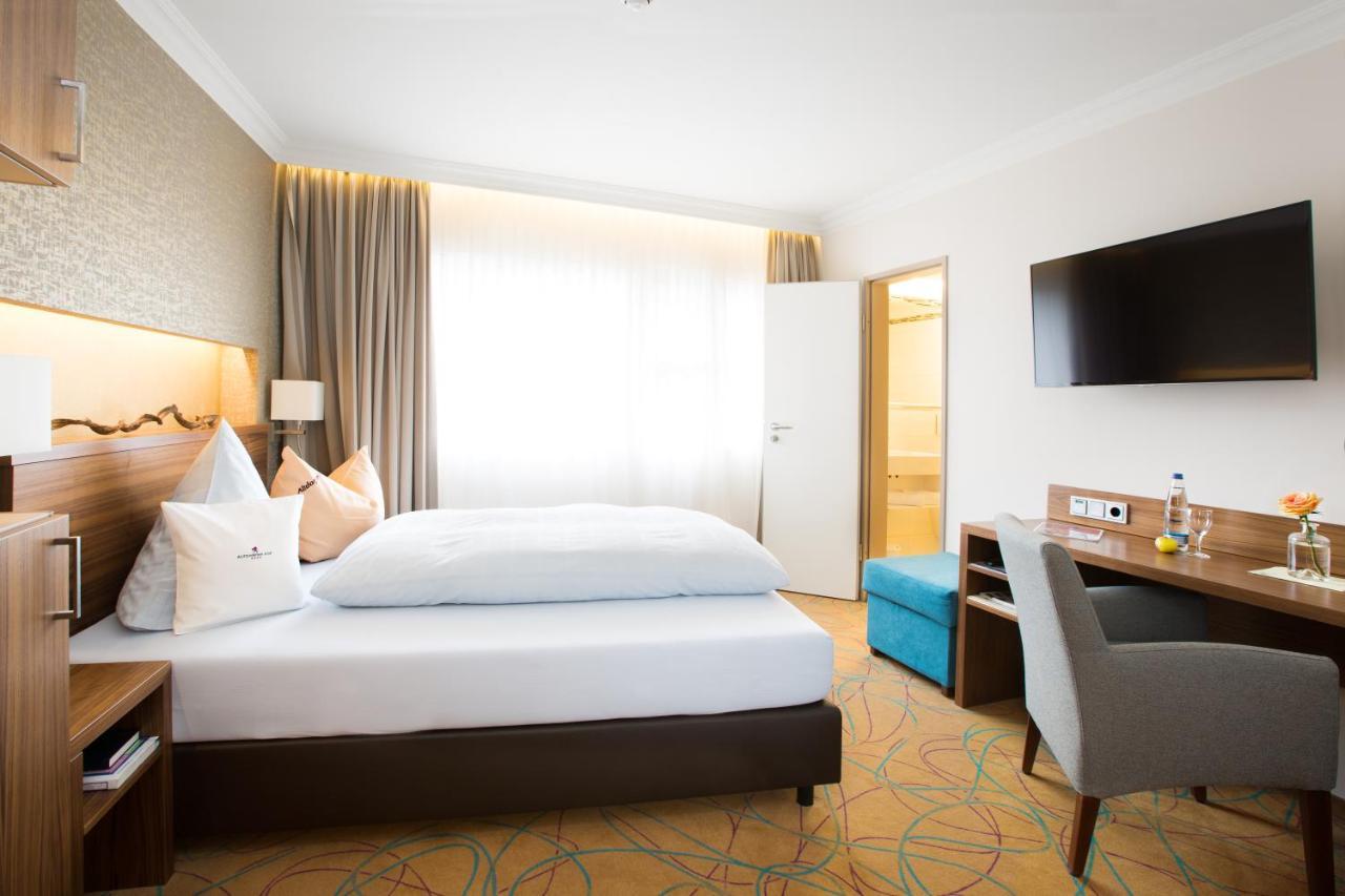 Hotel Akzent Restaurant Altdorfer Hof 4*