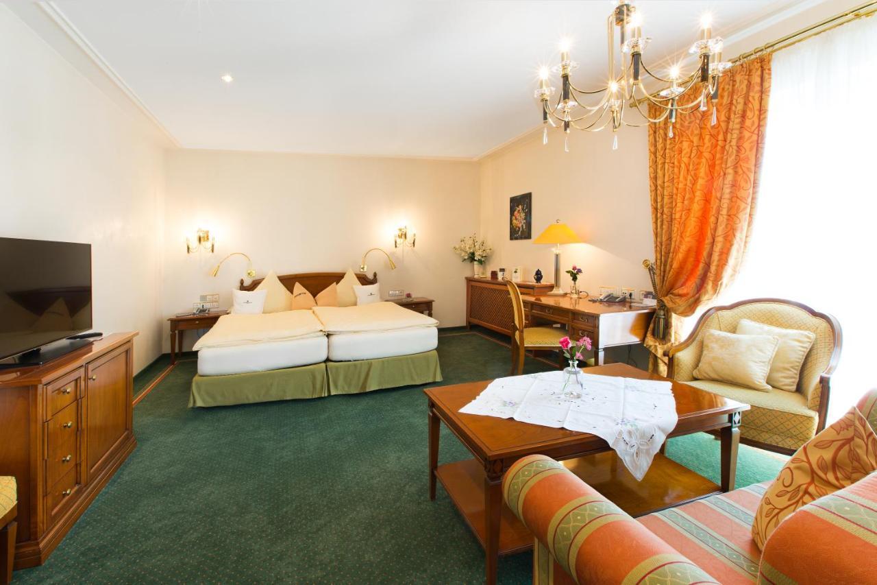 Akzent Restaurant Altdorfer Hof 4*