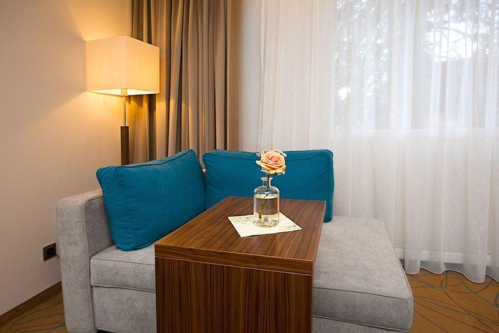 Hotel Akzent Restaurant Altdorfer Hof 4*
