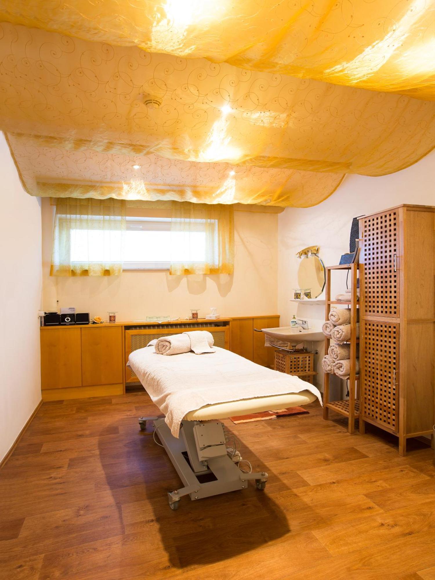 Akzent Restaurant Altdorfer Hof Hotel 4*