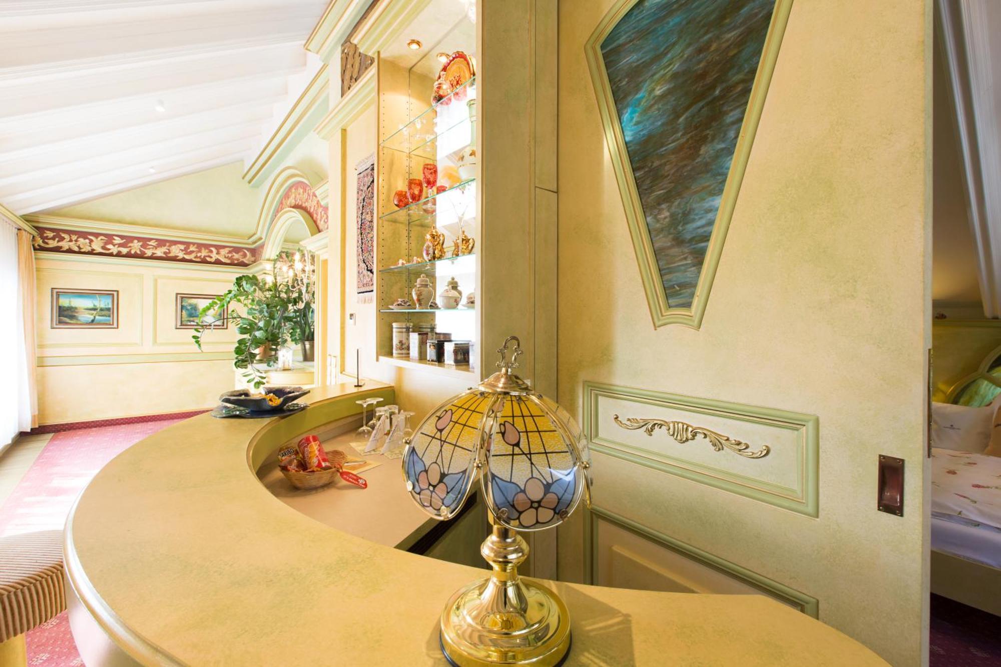 Akzent Restaurant Altdorfer Hof Hotel 4*