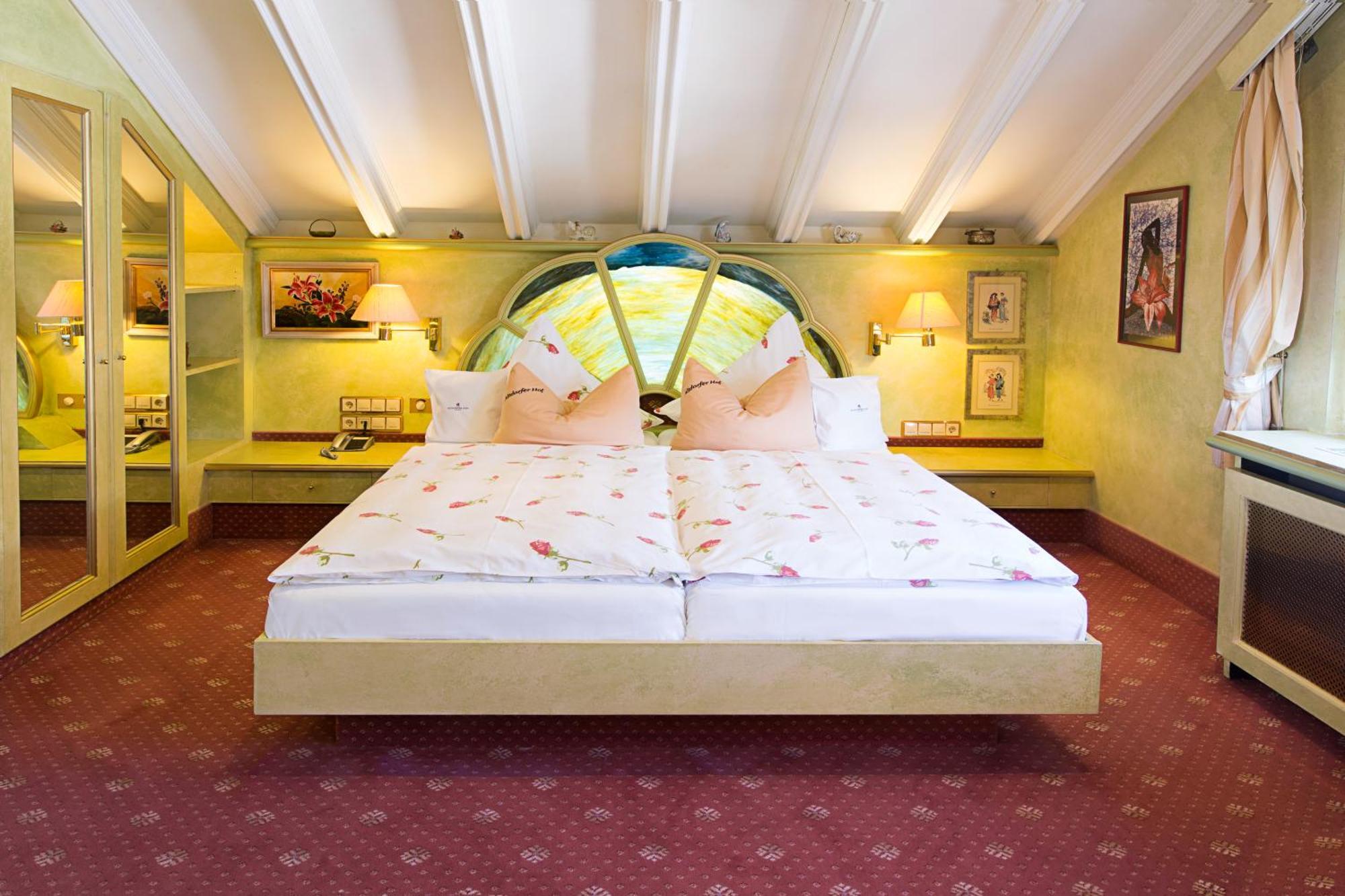 Hotel Akzent Restaurant Altdorfer Hof 4*