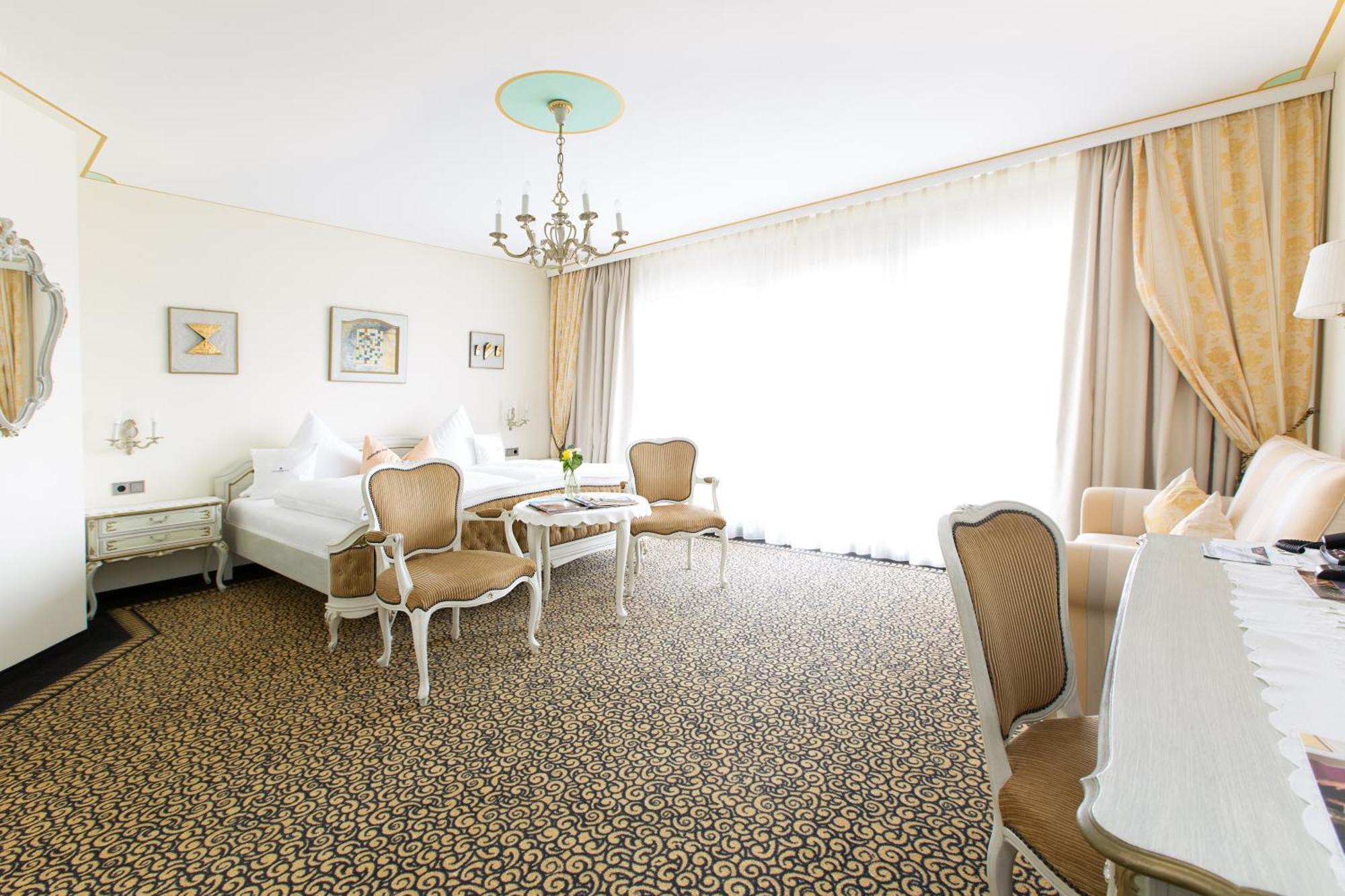 Akzent Restaurant Altdorfer Hof Hotel 4*