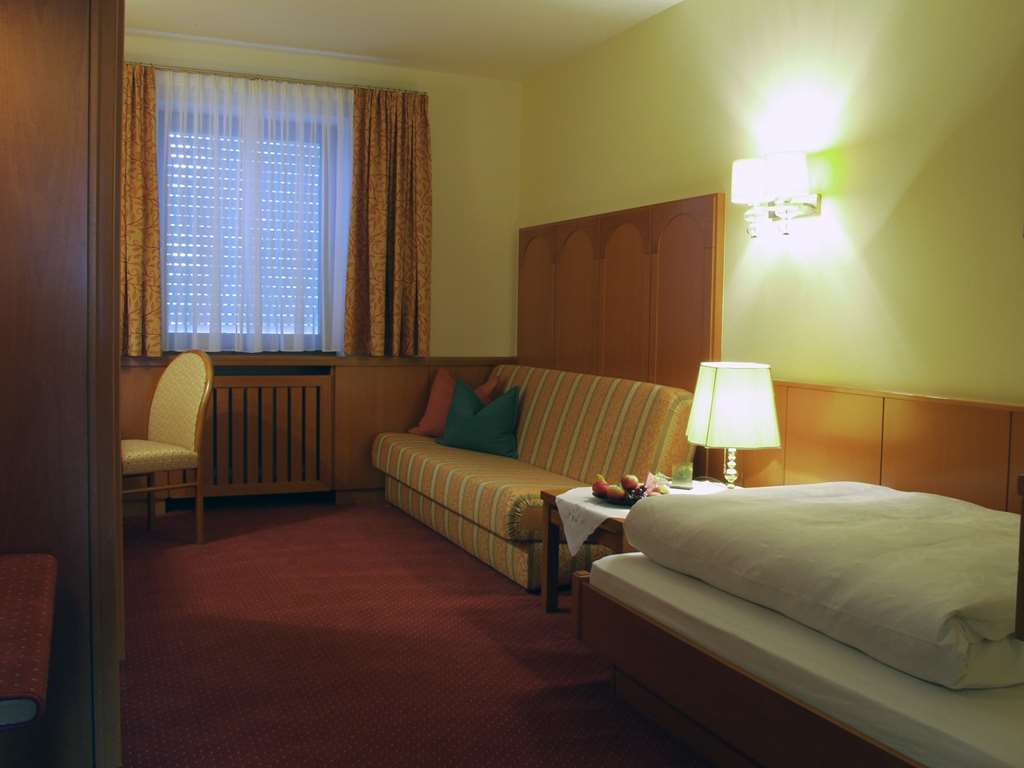 Akzent Restaurant Altdorfer Hof 4*