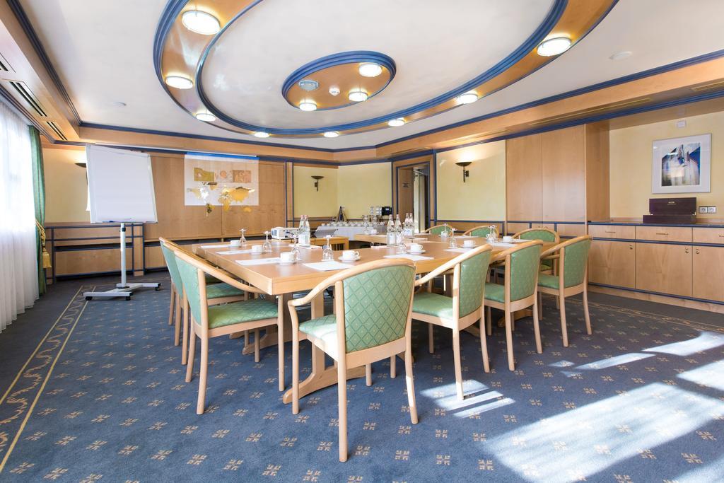Akzent Restaurant Altdorfer Hof Hotel 4*